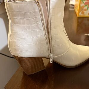 Elegant Cream Croc-Embossed Ankle Boots